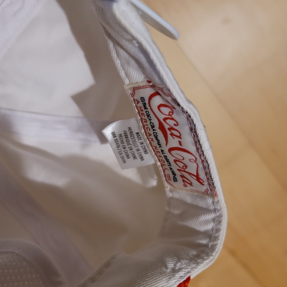 Coca-Cola White and Red Cap - Picture 6 of 7